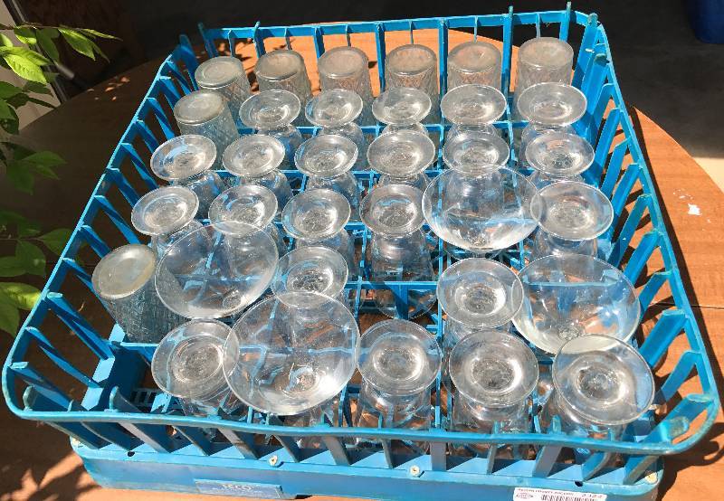 lot 2321A image: Huge Mixed Lot of Jelly Style Juice Glasses & Stem Ware - with Restaurant Bus Tray