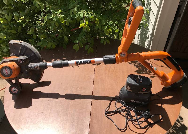 lot 2328 image: NICE 18v WORX Cordless EdgerTrimmer with 2 Batteries - TESTED - WORKS