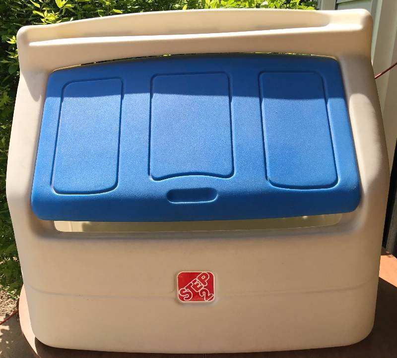 lot 2336 image: Big - Step 2 - TOY BOX - Just Add Toys
