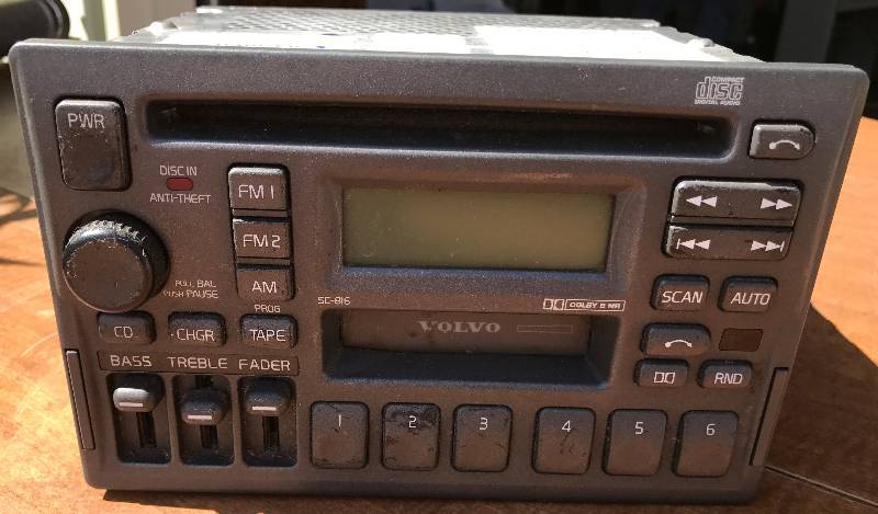 lot 2340 image: Factory VOLVO AM-FM-CD Changer Head Unit RADIO