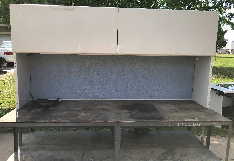 lot 2352 image: BIG Heavy Duty Work Station with Lighted Overhead Cabinet - Perfect for a Garage