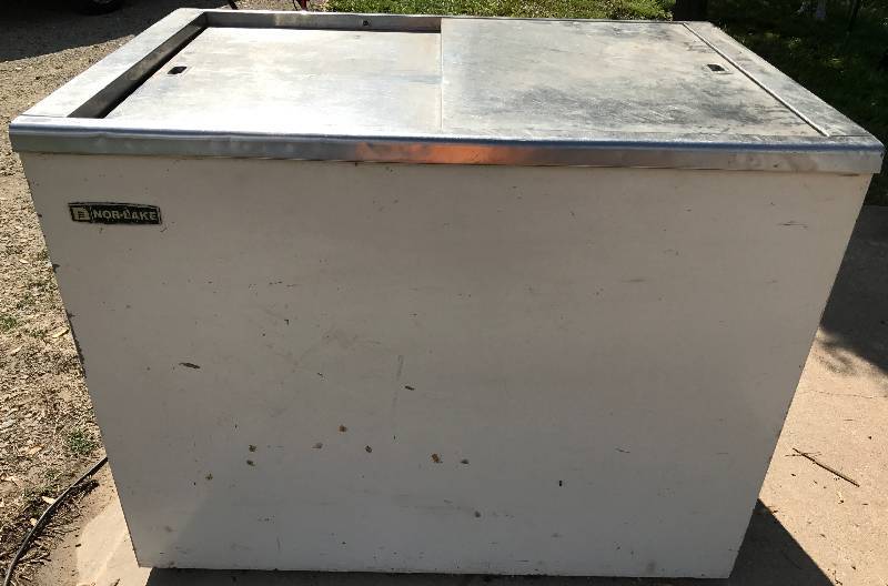 lot 2354 image: Commercial NOR-LAKE Slide Top Freezer SD12C 115v