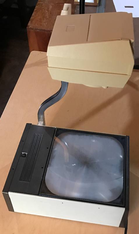 lot 2004 image: Overhead projector 3M - over head transparency Model 213 AJLD - WORKS see photo