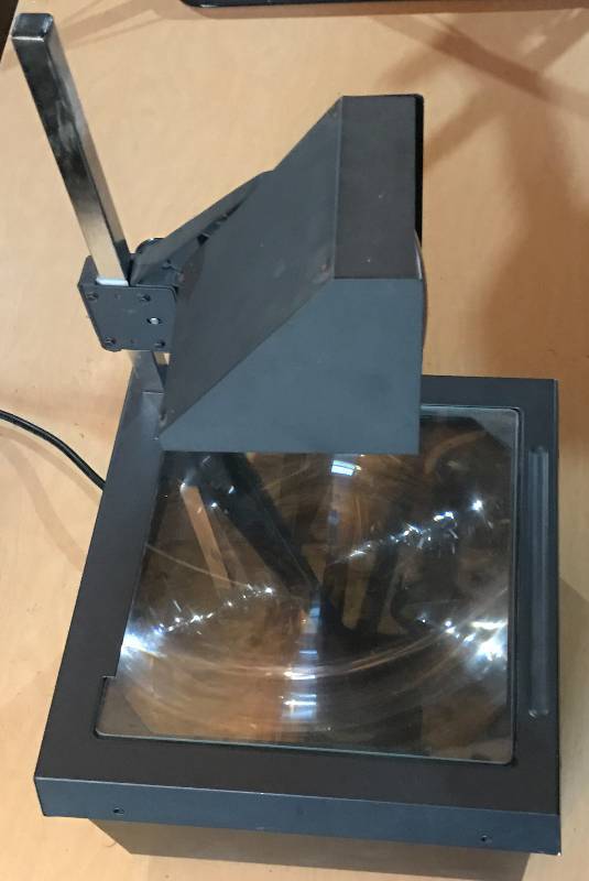 lot 2005 image: Overhead projector EIKI - over head transparency Model 3850 A - WORKS see photo