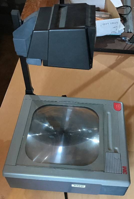 lot 2008 image: Overhead projector 3M 9100 - over head transparency Model 9000AJB - WORKS see photo