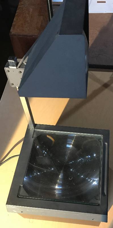 lot 2009 image: Overhead projector EIKI - over head transparency Model 3850 A
