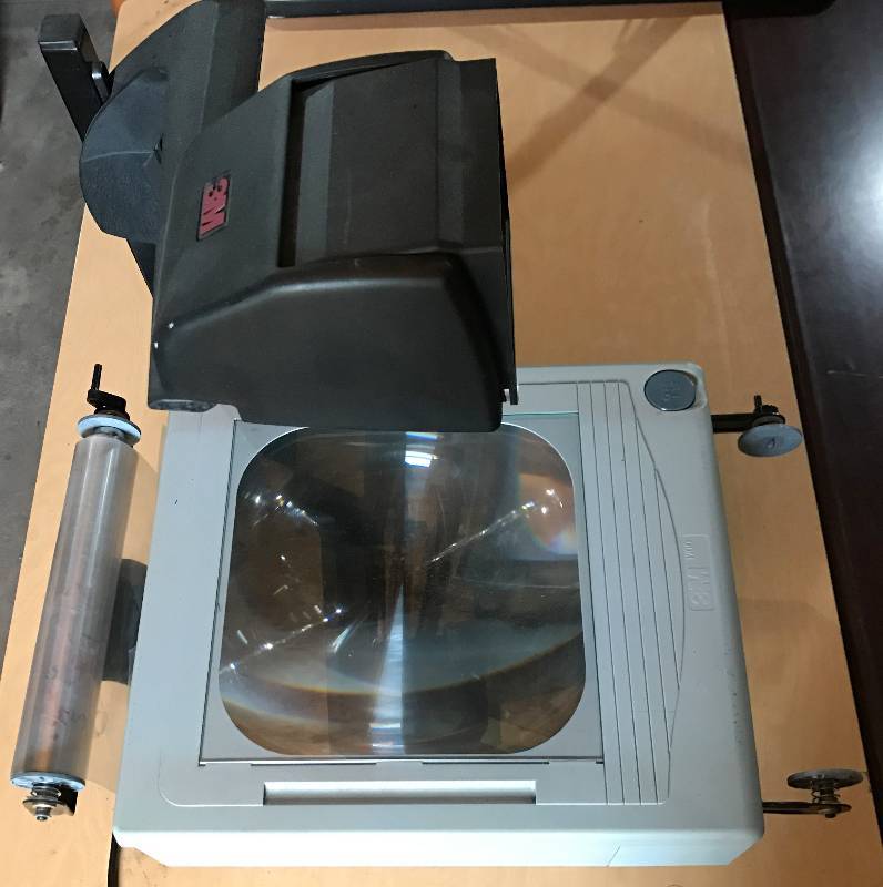 lot 2016 image: Overhead projector 3M 1720 - over head transparency Model 1700BJV - WORKS