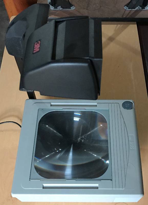 lot 2018 image: 1700 3M Overhead Projector M#1700 CJ1  WORKS 