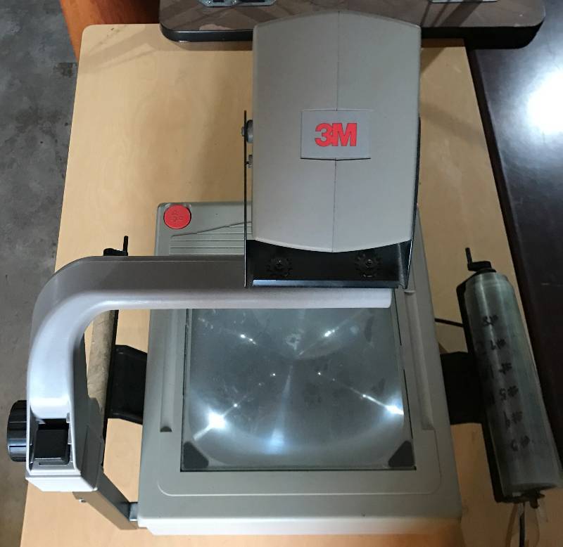 lot 2019 image: 1710 3M Overhead Projector M#1700AJB  WORKS 