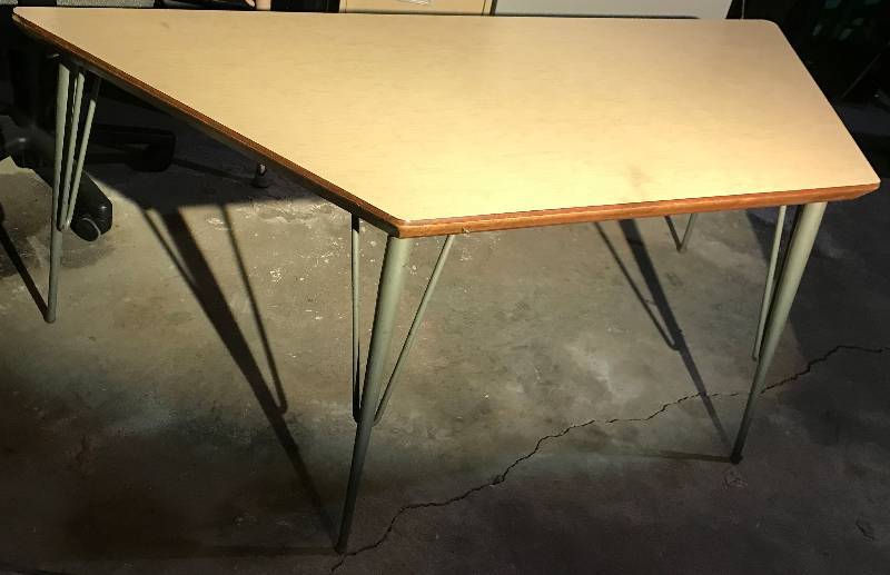 lot 2040 image: Heavy Duty School Table - 58 x 26 x 23 T