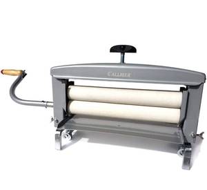 lot 60438 image: Calliger Clothes Wringer - Better Moisture Removal Than Portable Washing Machine  Portable Dryer - Heavy Duty Off Grid Laundry Wringer  Perfect Towel Wringer for Chamois Cloth, Tile Sponge, etc. Photo approximate See description