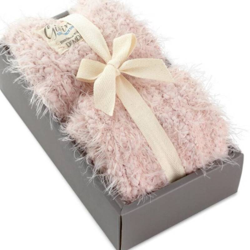 lot 400093 image: Dusty Pink Giving Socks