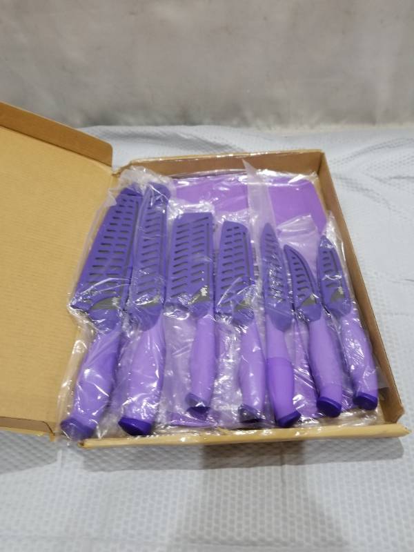 lot 400107 image: Retail - $36.25 Cooking Light 7-Piece Cutlery Set w Sheaths