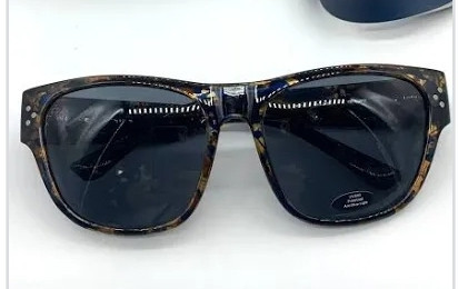 lot 400140 image: Retail - $39.97 Prive Revaux The Everywhere Fitover