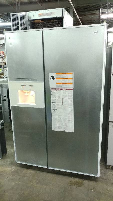 lot 7022 image: Kitchen Aid Commercial Reach in FridgeFreezer Combo