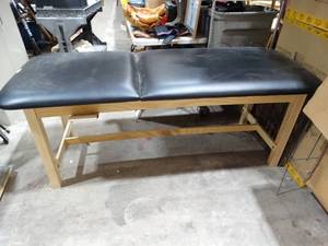 lot 23001 image: 6Ft Adjustable Massage  Chiropractor Table  Like New