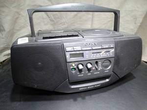 lot 23015 image: Sony CFD-V15 CD  Cassette  Radio Boombox