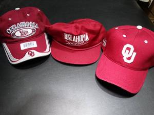 lot 23018 image: Lot of 3 OU Ball Caps