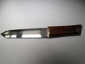 lot 23051 image: Double Edged Collectable Knife w Wood Handle
