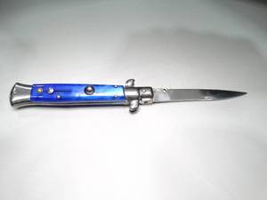 lot 23054 image: Blue Switchblade Knife