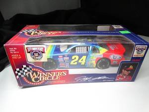 lot 23138 image: 1998  Kenner Winners Circle  #24 Jeff Gordon Du Pont  124 Scale Die Cast Stock Car in Box