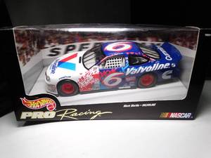 lot 23149 image: 1997 Team Hot Wheels Pro Racing  Mark Martin  Valvoline #6 Diecast Stock Car  in Box