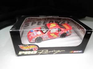 lot 23151 image: 1997 Team Hot Wheels Pro Racing  Terry Labonte  Kelloggs #5 Diecast Stock Car  in Box