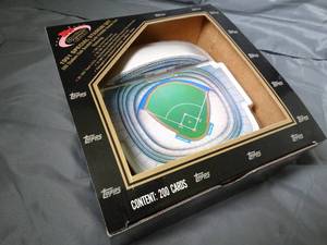 lot 23256 image: Topps 1991 Special Stadium Set  200 Stadium Club  Baseball Cards  Unopened