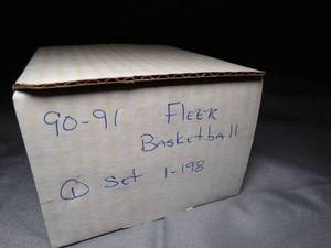 lot 23281 image: 1990-91 Fleer NBA Basketball Set 1-198