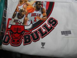 lot 23284 image: 1997 NBA Champs  Bulls  Large Shirt w Tags