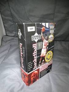lot 23320 image: 1997-98 Upper Deck Series II NBA Basketball Cards (1577) Unsealed and Packs have been Opened
