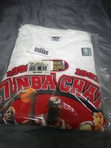 lot 23338 image: LG - Large NBA Championship Finals 1997  Chicago Bulls  T-Shirt in Bag  New
