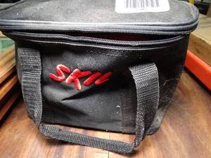 lot 23400 image: Skil Palm Sander 7490