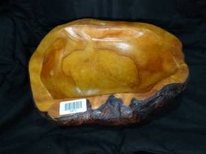 lot 23419 image: Nice 14.5 Hand Made Cedar Bowl