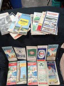 lot 23424 image: Large Lot of Collectable Road Maps from all Over USA