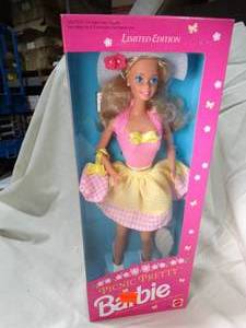 lot 23544 image: 1992 - Picnic Pretty  Barbie  Unopened