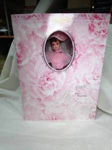 lot 23549 image: 1995 - My Fair Lady  As Eliza Doolittle  Barbie  Unopened