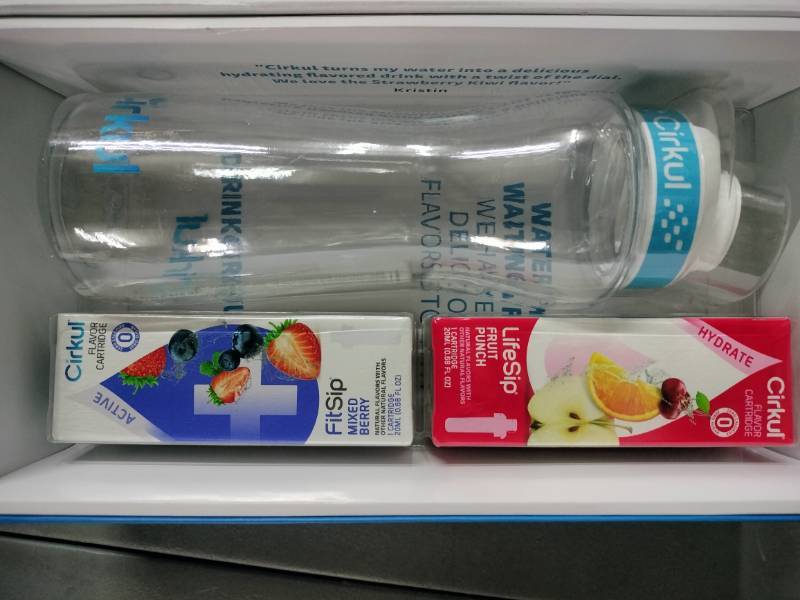 Cirkul 12 oz Plastic Water Bottle Starter Kit with Blue Lid and 2 Flavor  Cartridges (Fruit Punch & Mixed Berry)