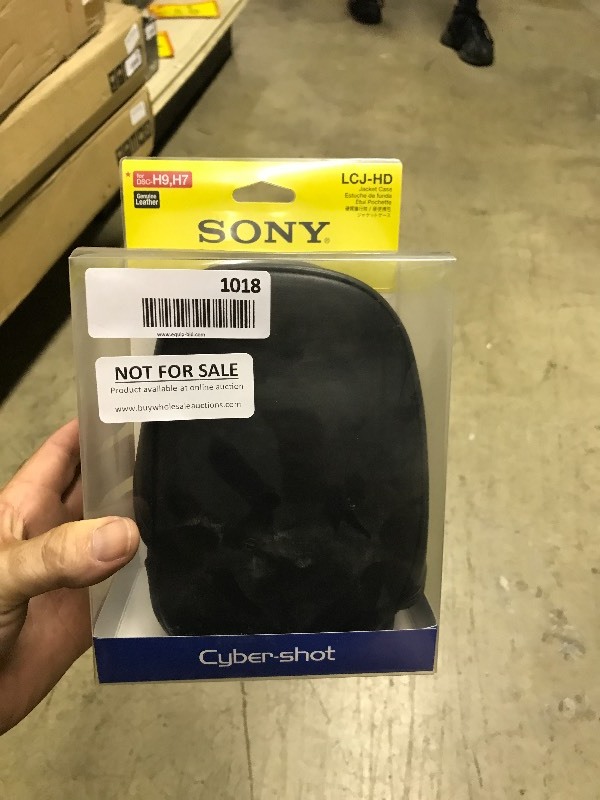 lot 1018 image: SONY LCJ HD Leather Camera Case