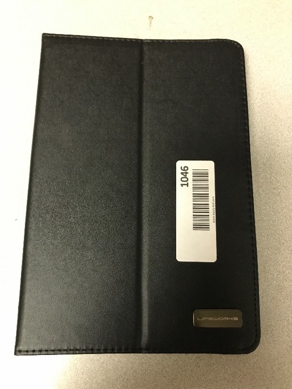 lot 1046 image: AMAZON eReader with carry case