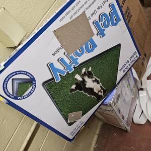 lot 52162 image: Pet Potty 3 Piece Dog Relief System