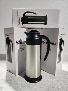 lot 12666 image: Lot Of 4 Supera Crsv-33 Stainless Steel &amp Black 33 Oz. Cream Servers
