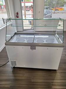 lot 7 image: 2021 Excellence Industries HL-14 HC Ice Cream Chest Showcase