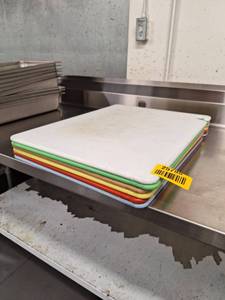 lot 25795 image: 6 Cutting Boards