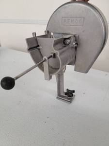 lot 69972 image: Nemco NFF200AN Vegetable Slicer