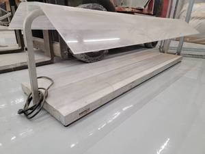lot 69977 image: Countertop heated and lighted food warmer
