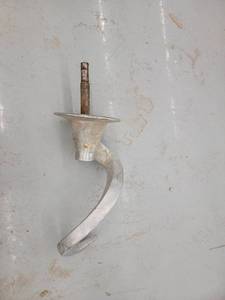 lot 69979 image: Large dough hook