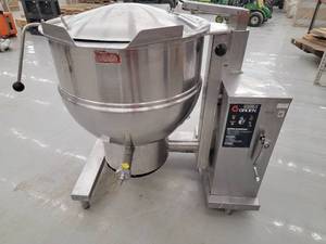lot 1 image: Groen DHT-60 60 Gallon Steam Jacketed Tilting Kettle Natural Gas
