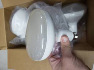 lot 2811 image: Soft White 70W Replacement LED Bulbs, Box Of 6