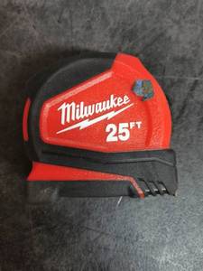 lot 5420 image: Milwaukee 25 ft Tape Measure